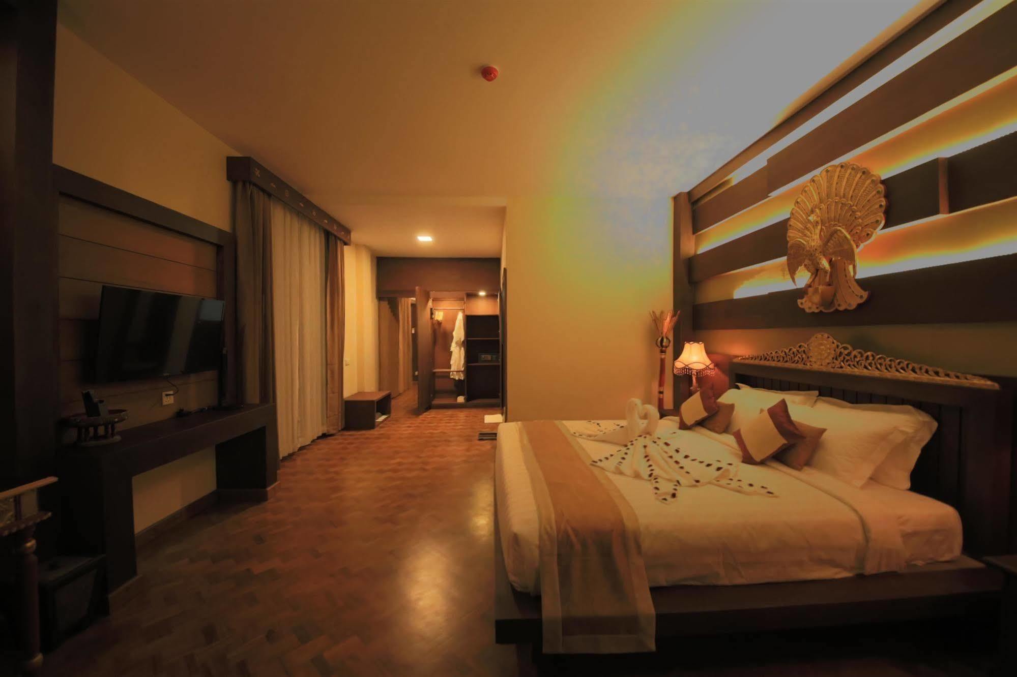 Thousand Island Hotel Inle Lake Екстер'єр фото