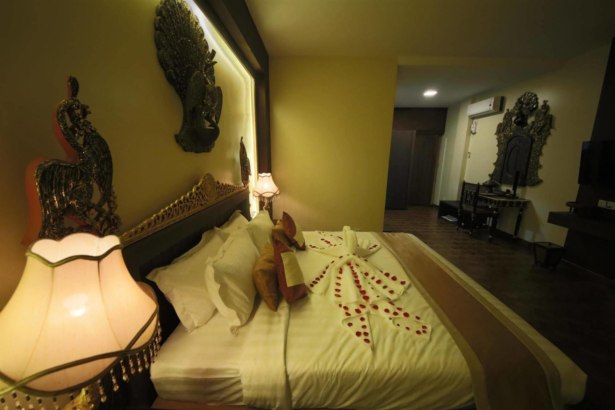 Thousand Island Hotel Inle Lake Екстер'єр фото