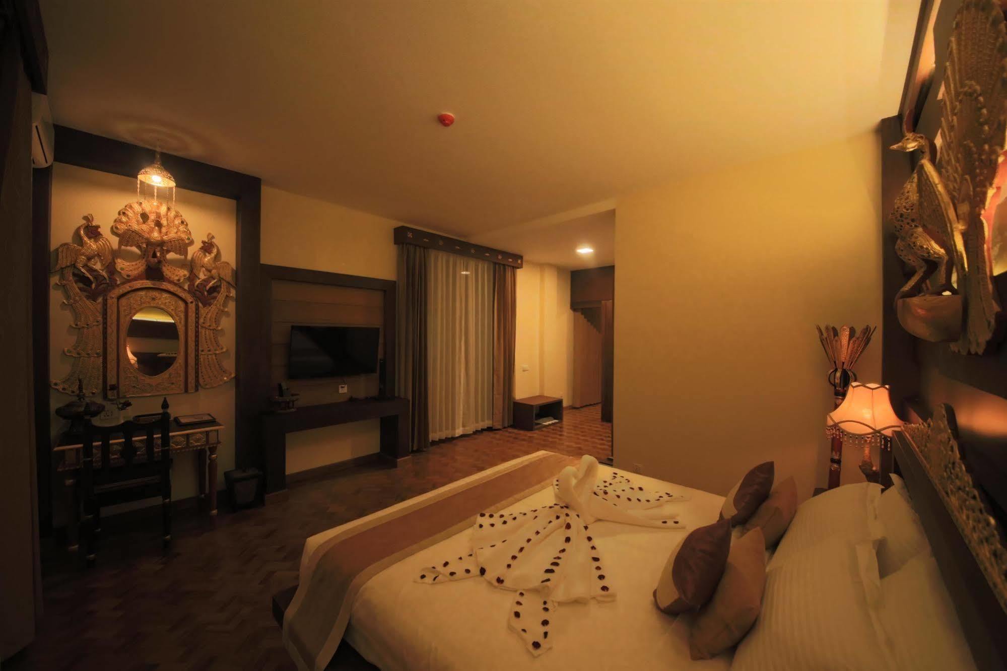 Thousand Island Hotel Inle Lake Екстер'єр фото